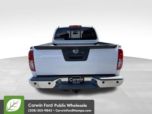 Used 2016 Nissan Frontier SV w/ SV Value Truck Package RWD image 5