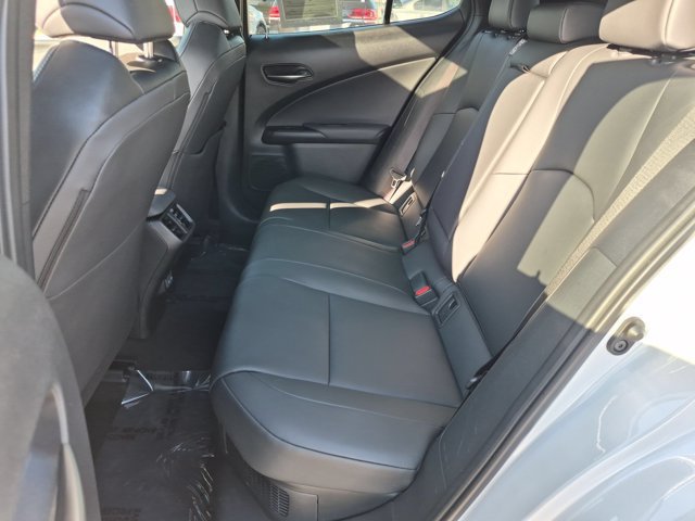 Used 2025 Lexus UX 300h FWD w/ Accessory Package (Z2) image 31