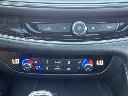 Used 2021 Buick Enclave Avenir w/ Avenir Technology Package AWD/4WD image 25