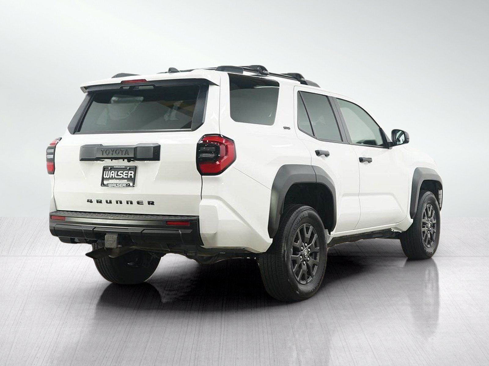 Used 2025 Toyota 4Runner SR5 AWD/4WD image 5