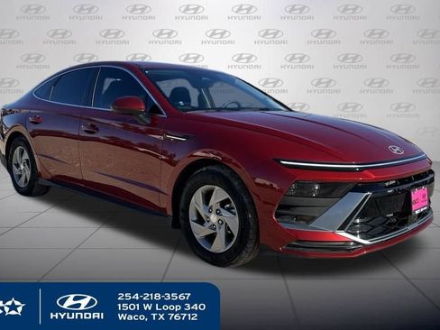 Used 2025 Hyundai Sonata SE image 3