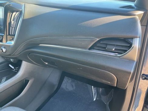 Used 2023 Chevrolet Traverse LT image 55