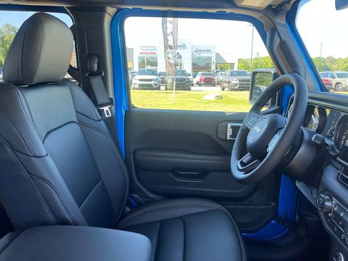 New 2026 Jeep Gladiator Sport image 14