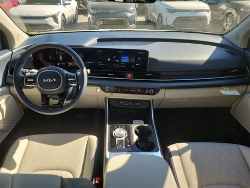 New 2026 Kia Carnival EX image 18