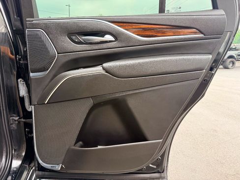 Used 2022 Cadillac Escalade Premium Luxury AWD/4WD image 43