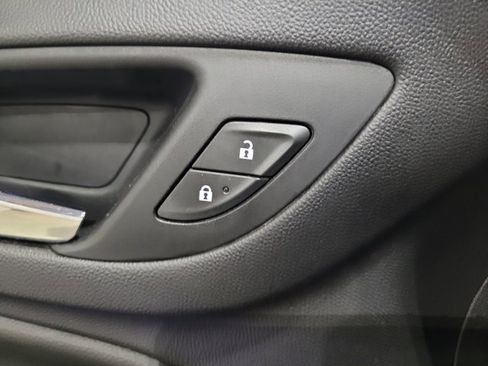 Used 2021 Chevrolet Equinox LT image 42