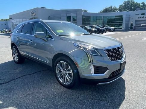 Used 2023 Cadillac XT5 Premium Luxury w/ Technology Package AWD/4WD image 3