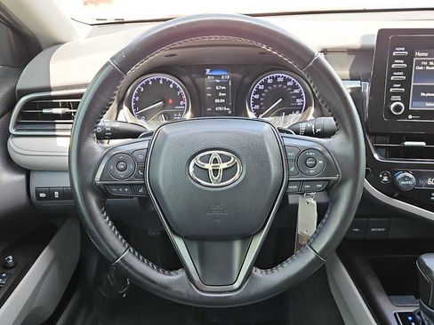 Used 2022 Toyota Camry SE image 11