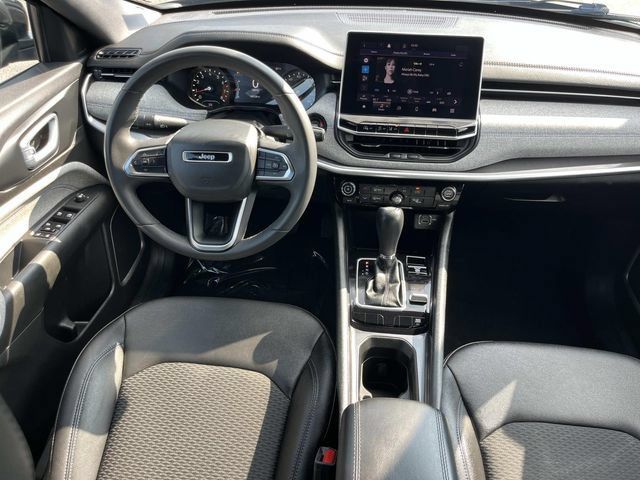 Used 2024 Jeep Compass Latitude AWD/4WD image 15