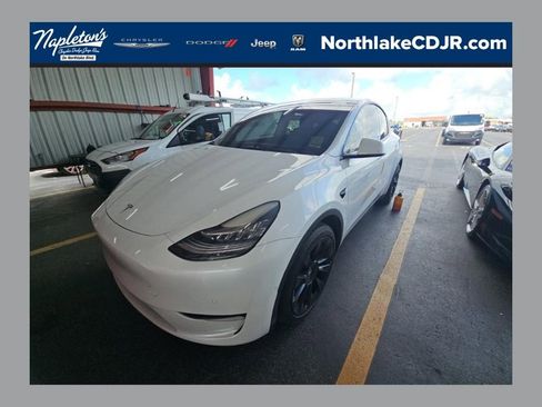 Used 2022 Tesla Model Y Long Range AWD/4WD image 1