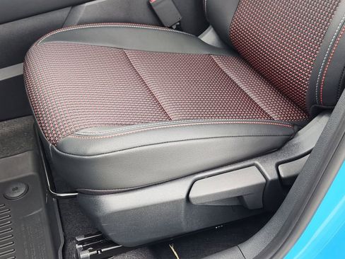 New 2026 Nissan Kicks SR image 18