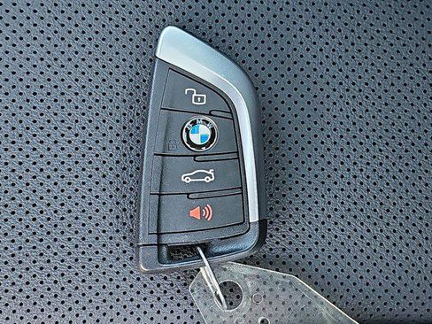 Used 2025 BMW 330i Sedan w/ M Sport Package image 37