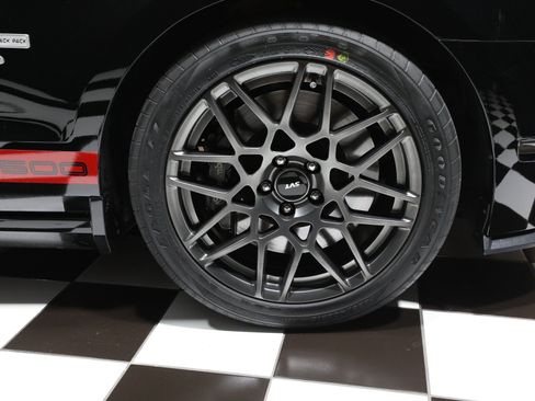 Used 2013 Ford Mustang Shelby GT500 RWD image 37