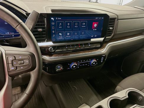 Used 2024 GMC Sierra 1500 Elevation image 26