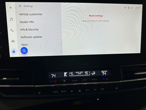 Used 2025 Toyota Sienna XLE image 39