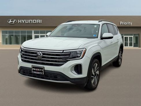 Used 2024 Volkswagen Atlas SE image 1