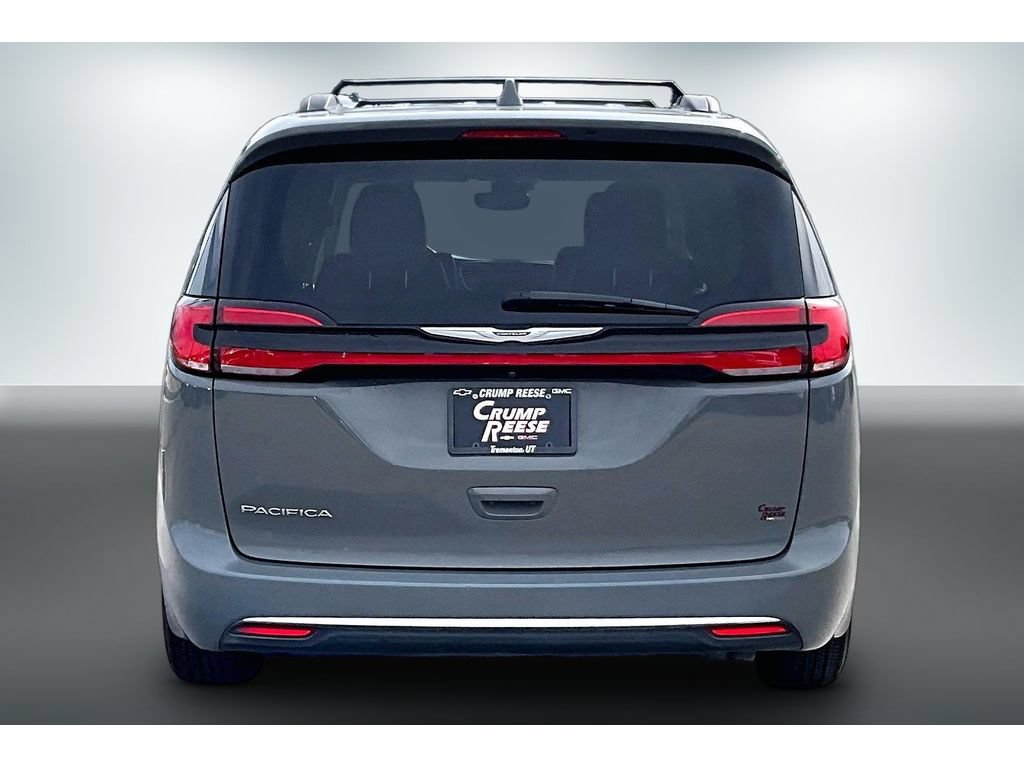 Used 2022 Chrysler Pacifica Touring-L FWD image 5