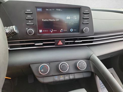 Used 2026 Hyundai Elantra SE FWD image 21