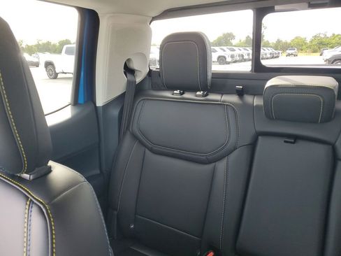 Used 2025 Ford Maverick Lobo image 12