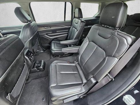 Used 2023 Jeep Grand Cherokee L Limited AWD/4WD image 17