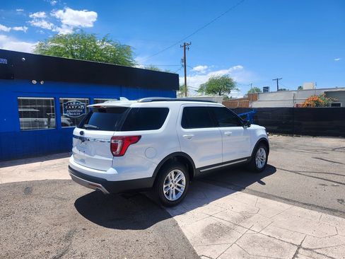 Used 2017 Ford Explorer XLT FWD image 10