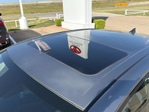 Used 2025 Toyota Camry SE FWD image 11