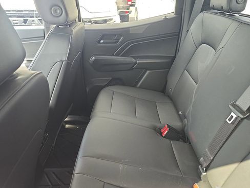Used 2025 Chevrolet Colorado W/T image 15