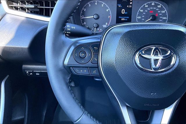 Used 2025 Toyota Corolla SE FWD image 11