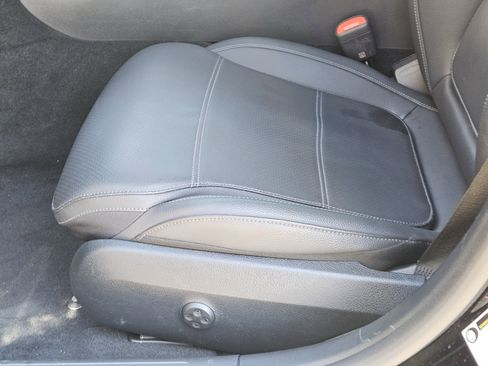 Used 2025 Mercedes-Benz C 300 Sedan image 23