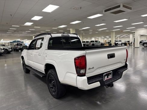 Used 2019 Toyota Tacoma SR image 5