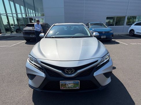 Used 2020 Toyota Camry SE FWD image 7