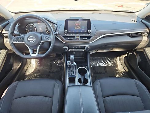 Used 2024 Nissan Altima 2.5 SV FWD image 22