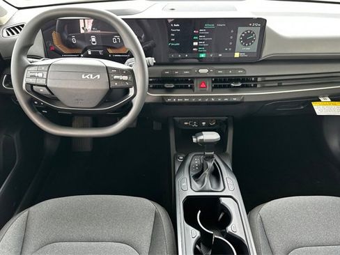 New 2026 Kia K4 LXS image 16