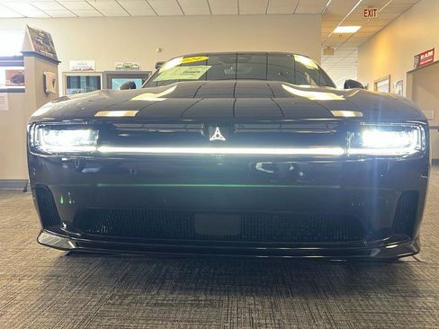 Used 2024 Dodge Charger R/T w/ Plus Group image 2