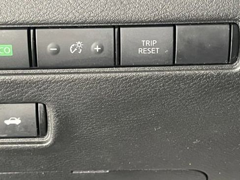 Used 2020 Nissan Sentra S image 35