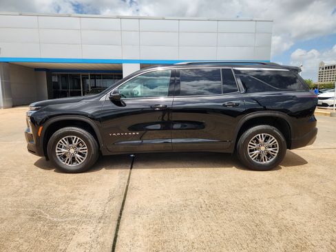 Used 2026 Chevrolet Traverse LT FWD image 5