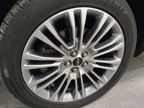 Used 2017 Lincoln MKX Reserve w/ Lincoln MKX Climate Package image 31