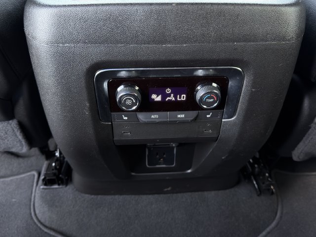 Certified 2025 Chevrolet Tahoe High Country AWD/4WD image 30