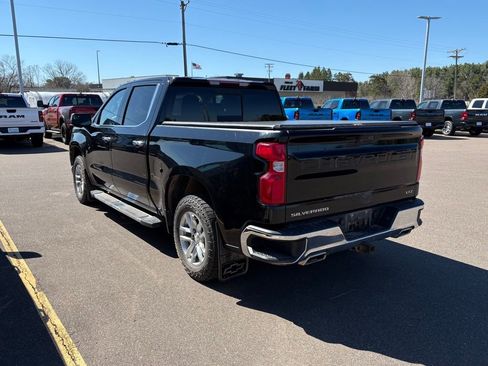 Used 2020 Chevrolet Silverado 1500 LTZ w/ LTZ Convenience Package AWD/4WD image 3