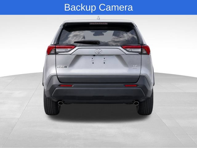 Used 2025 Toyota RAV4 LE AWD/4WD image 7