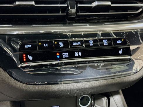 New 2026 Buick Envista Avenir image 9