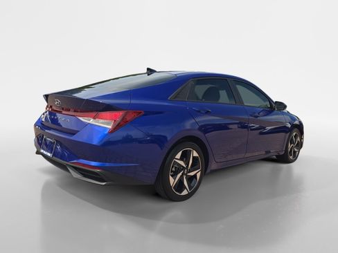 Certified 2023 Hyundai Elantra SEL w/ Convenience Package FWD image 3