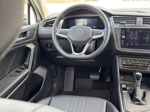 Used 2022 Volkswagen Tiguan SE image 26