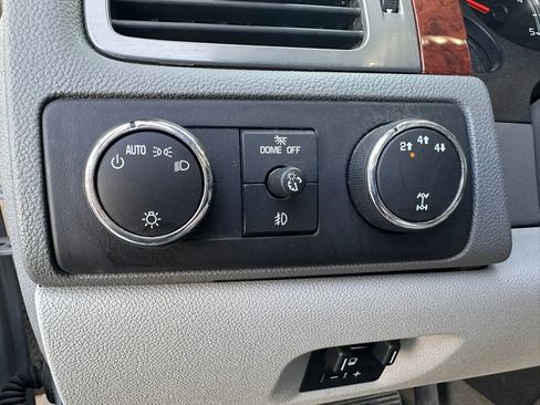 Used 2011 Chevrolet Silverado 2500 LTZ w/ LTZ Plus Package AWD/4WD image 20