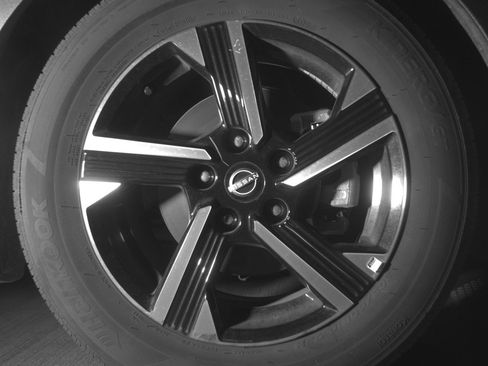 Used 2025 Nissan Sentra SV image 13