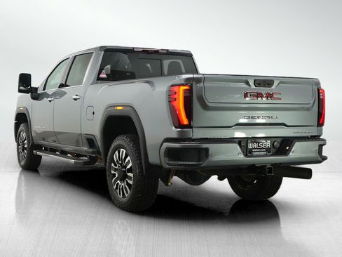 Used 2025 GMC Sierra 2500 Denali w/ Technology Package AWD/4WD image 3