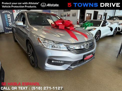 Used 2017 Honda Accord Touring image 1