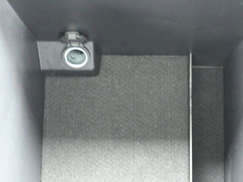 Used 2021 Nissan Titan Platinum Reserve w/ Moonroof Package image 32