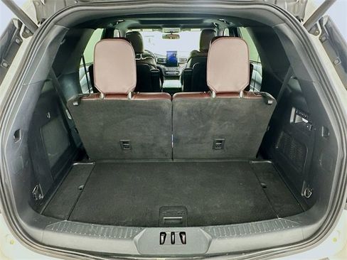 Used 2020 Ford Explorer Platinum w/ Premium Technology Package image 27