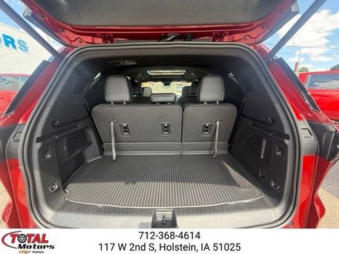 New 2026 Chevrolet Traverse LT w/ Sun and Wheel Package AWD/4WD image 12